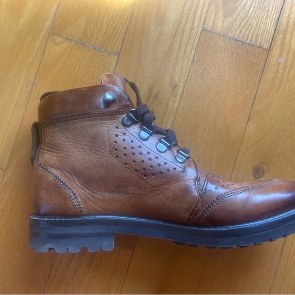 Brown leather Melvin and Hamilton hiking style lace up boots, size 9us women. - Picture 5 of 7